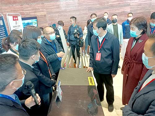 20211020-岳陽(yáng)市市委書(shū)記王一鷗、岳陽(yáng)市人民政府李?lèi)?ài)武市長(cháng)視察天欣科技新技術(shù)新產(chǎn)品